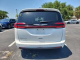 Used 2023 Chrysler Pacifica Touring-L image 5