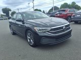 Certified 2023 Volkswagen Jetta SE w/ Panoramic Sunroof Package image 3