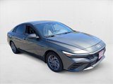 Used 2024 Hyundai Elantra SEL image 3