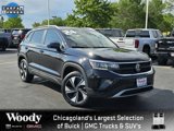 Used 2024 Volkswagen Taos SE w/ Panoramic Sunroof Package image 2
