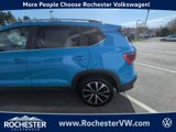 Used 2024 Volkswagen Taos SE w/ Panoramic Sunroof Package image 4