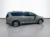Used 2022 Chrysler Pacifica Limited image 4