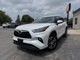 Used 2023 Toyota Highlander XLE image 2