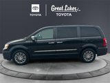Used 2014 Chrysler Town & Country Touring-L w/ Driver Convenience Group image 2