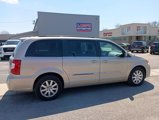 Used 2015 Chrysler Town & Country Touring image 4