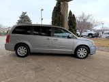 Used 2016 Chrysler Town & Country Touring image 5