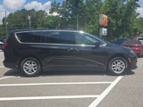Used 2022 Chrysler Voyager LX image 6
