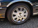 Used 2005 Lincoln Town Car Signature Limited image 2