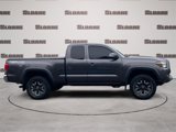 Used 2017 Toyota Tacoma SR5 image 3
