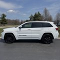 Used 2018 Jeep Grand Cherokee Altitude image 2