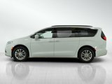 Used 2022 Chrysler Pacifica Touring image 2
