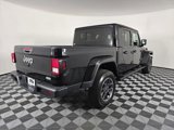 Used 2023 Jeep Gladiator Overland image 4