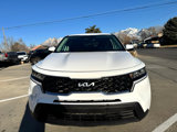 Used 2022 Kia Sorento LX image 2