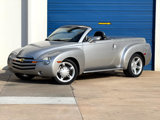 Used 2004 Chevrolet SSR w/ Preferred Equipment Group image 2