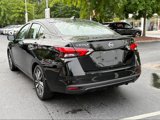 Used 2022 Nissan Versa SV image 4