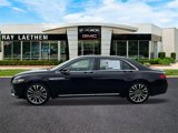 Used 2017 Lincoln Continental Select image 2