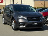 Used 2023 Chrysler Pacifica Touring-L image 2