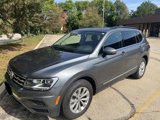 Used 2018 Volkswagen Tiguan SE w/ Panoramic Sunroof Package image 4