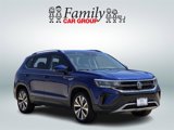 Used 2024 Volkswagen Taos SE image 2