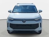New 2025 Volkswagen Tiguan SE image 2