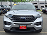 Used 2024 Ford Explorer XLT image 2
