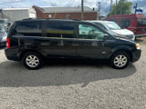 Used 2008 Chrysler Town & Country Touring image 5