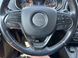 Used 2019 Jeep Cherokee Trailhawk image 3
