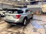 Used 2022 Ford Explorer XLT w/ Equipment Group 202A image 5