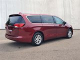 Used 2017 Chrysler Pacifica Touring image 4