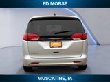 Used 2022 Chrysler Voyager LX image 4