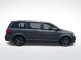 Used 2016 Dodge Grand Caravan SXT image 4