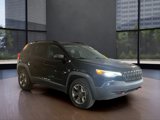 Used 2019 Jeep Cherokee Trailhawk image 3