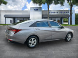 Used 2022 Hyundai Elantra SE image 5