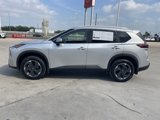 Used 2025 Nissan Rogue SV w/ SV Premium Package image 5