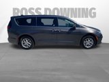 Used 2023 Chrysler Pacifica Touring-L image 2