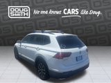 Used 2018 Volkswagen Tiguan SE w/ 3rd Row Seat Package image 3
