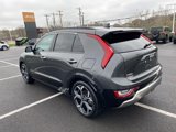 Used 2023 Kia Niro SX Touring image 5