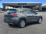 Used 2017 Jeep Cherokee Limited image 6