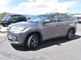 Used 2018 Toyota Highlander LE image 3