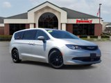 Used 2023 Chrysler Voyager LX image 2