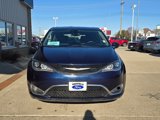 Used 2019 Chrysler Pacifica Touring Plus image 3