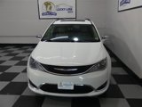 Used 2017 Chrysler Pacifica Limited image 3