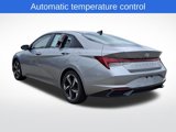 Used 2021 Hyundai Elantra SEL w/ Convenience + Premium Package image 4