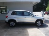 Used 2014 Volkswagen Tiguan S image 2