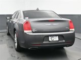 Used 2016 Chrysler 300 C image 4