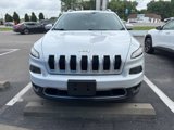 Used 2016 Jeep Cherokee Limited image 2