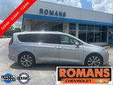 Used 2017 Chrysler Pacifica Limited image 2