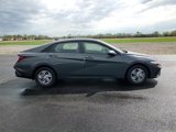 New 2025 Hyundai Elantra SE image 3