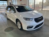 Used 2022 Chrysler Pacifica Touring-L image 3