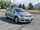 Used 2017 Chrysler Pacifica Touring-L image 3